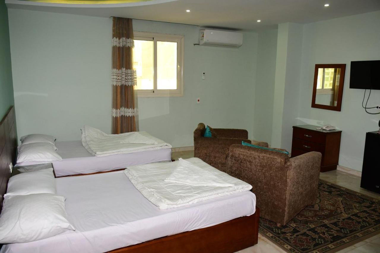 Grand Golden Pyramids View Hotel Kafret el-Gabal Kültér fotó